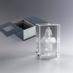 Trophée Verre Buste Marianne avec gravure 2D du logo de la ville dans son coffret cadeau