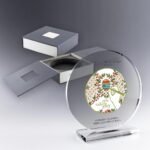 trophee-rond-verre-gravure-ou-couleur-sur-socle-dans-coffret-cadeau
